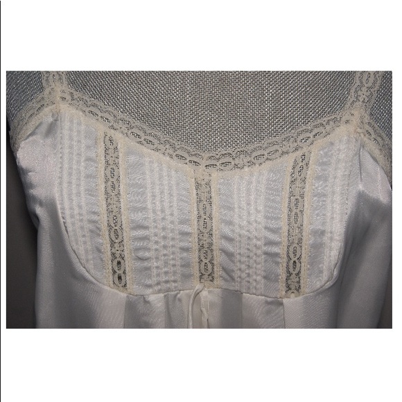 Vintage Givenchy gown/nightdress/intimates - Picture 4 of 9